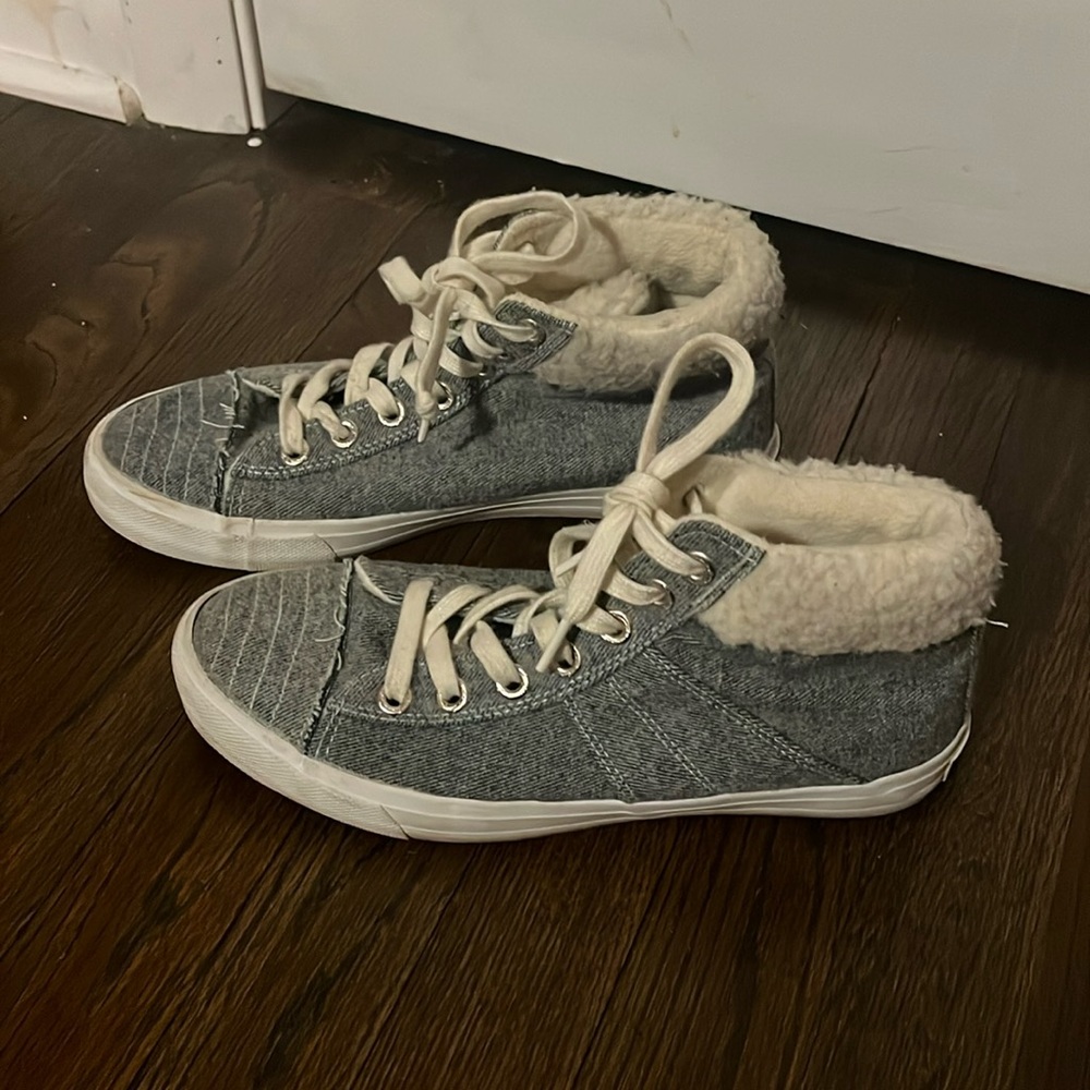 Converse Sneakers, size 8